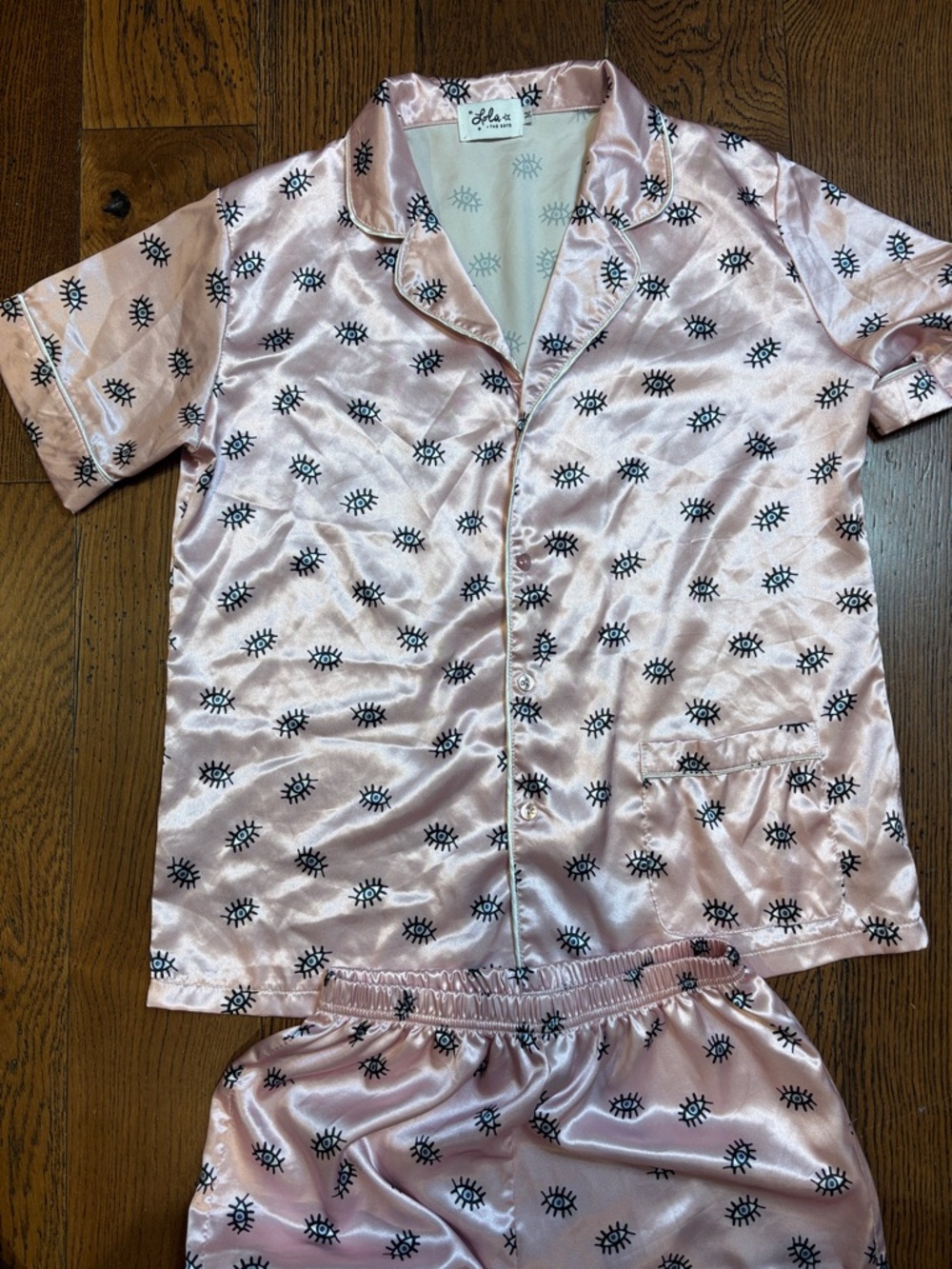 lola the Boys Pink Satin Pajama Set with Blue Eye Print. Size M - Picture 2 of 11
